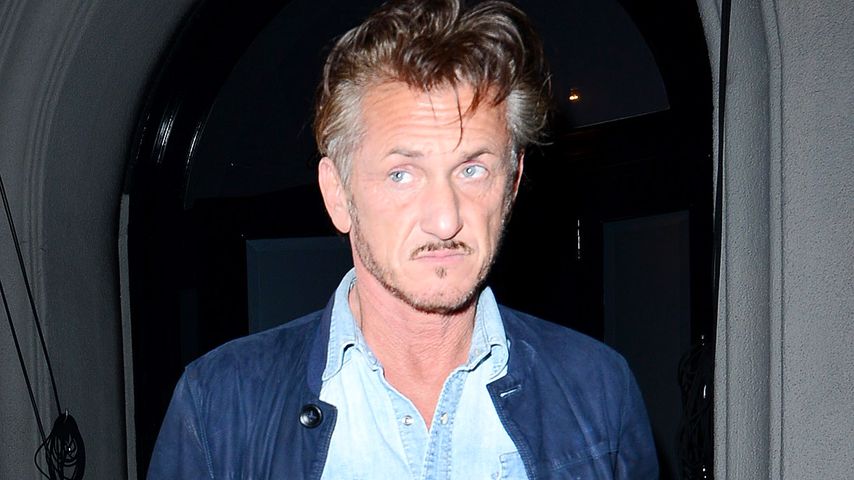 Sean Penn vor einem Restaurant in West Hollywood