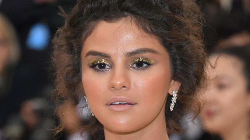 Viel zu braun? Selena Gomez kassiert Met-Gala-Gelächter!