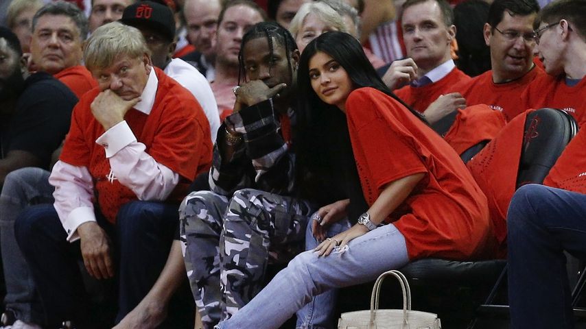 Travis Scott und Kylie Jenner bei einem NBA-Spiel