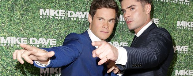 Adam Devine und Zac Efron bei einer Kinopremiere Adam Devine und Zac Efron bei einer Kinopremiere