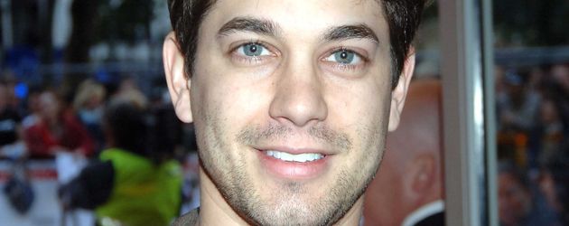 Adam Garcia im bei der Weltpremiere von "The Wedding Crashers" 2005 Adam Garcia im bei der Weltpremiere von "The Wedding Crashers" 2005