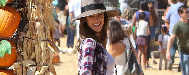 Alessandra Ambrosio mit ihren Kindern beim "Pumpkin Patch" in Los Angeles Alessandra Ambrosio mit ihren Kindern beim "Pumpkin Patch" in Los Angeles