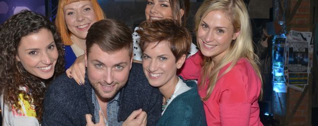 Nadine Menz, Janina Uhse, Ramona Dempsey, Felix von Jascheroff, Isabell Horn und Lea Marlen Woitack Nadine Menz, Janina Uhse, Ramona Dempsey, Felix von Jascheroff, Isabell Horn und Lea Marlen Woitack
