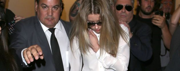 Amber Heard am Tag ihres Verhörs in Los Angeles Amber Heard am Tag ihres Verhörs in Los Angeles