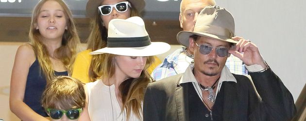 Amber Heard und Johnny Depp mit seinen Kindern Lily-Rose Depp und Jack Depp Amber Heard und Johnny Depp mit seinen Kindern Lily-Rose Depp und Jack Depp