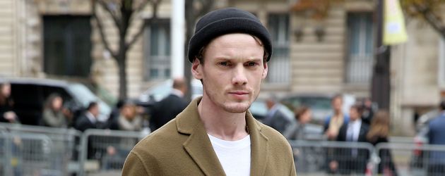 Anton Yelchin unterwegs in Paris im Jahr 2015 Anton Yelchin unterwegs in Paris im Jahr 2015