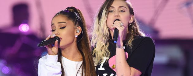 Ariana Grande und Miley Cyrus während "One Love Manchester" Ariana Grande und Miley Cyrus während "One Love Manchester"
