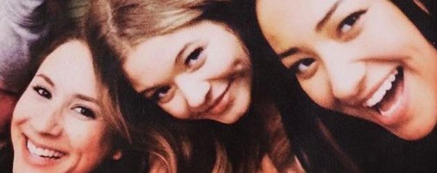 Ashley Benson, Lucy Hale, Troian Bellisario, Sasha Pieterse und Shay Mitchell beim PLL-Drehbeginn Ashley Benson, Lucy Hale, Troian Bellisario, Sasha Pieterse und Shay Mitchell beim PLL-Drehbeginn