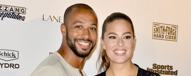 Ashley Graham und Ehemann Justin Ervin auf dem roten Teppich einer Sports Illustrated Veranstaltung Ashley Graham und Ehemann Justin Ervin auf dem roten Teppich einer Sports Illustrated Veranstaltung