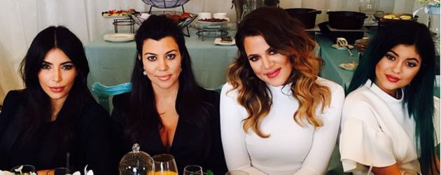 Khloe Kardashian, Kylie Jenner, Kim Kardashian und Kourtney Kardashian Khloe Kardashian, Kylie Jenner, Kim Kardashian und Kourtney Kardashian