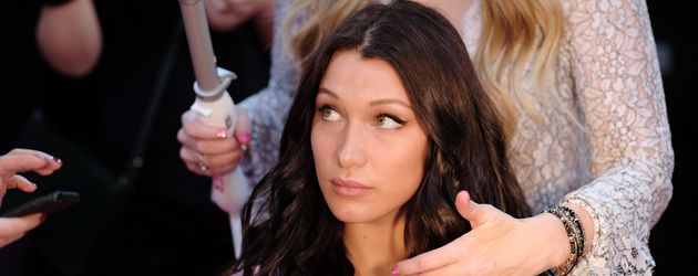 Bella Hadid im Backstage-Bereich der "Victoria's Secret"-Show Bella Hadid im Backstage-Bereich der "Victoria's Secret"-Show