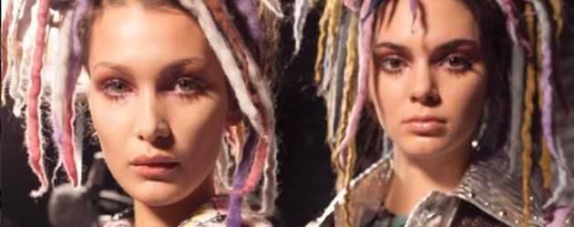 Bella Hadid und Kendall Jenner mit bunten Dreadlocks Bella Hadid und Kendall Jenner mit bunten Dreadlocks