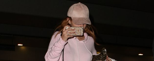 Bella Thorne am Flughafen von Los Angeles Bella Thorne am Flughafen von Los Angeles