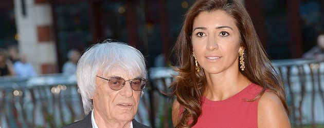 Bernie Ecclestone und Ehefrau Fabiana Flosi bei der Premiere des Films "Rush" in London Bernie Ecclestone und Ehefrau Fabiana Flosi bei der Premiere des Films "Rush" in London