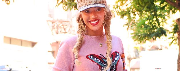 Beyonce in pinkem Outfit in New York City Beyonce in pinkem Outfit in New York City