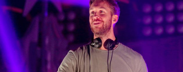 Calvin Harris bei einem Auftritt im Dezember 2015 Calvin Harris bei einem Auftritt im Dezember 2015
