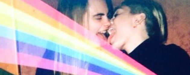 Miley Cyrus und Cara Delevingne Miley Cyrus und Cara Delevingne