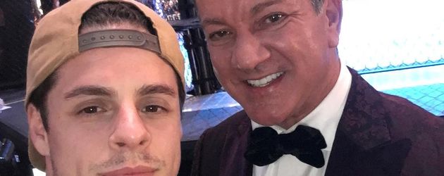 Casper Smart mit UFC-Kommentator Bruce Buffer in Las Vegas Casper Smart mit UFC-Kommentator Bruce Buffer in Las Vegas