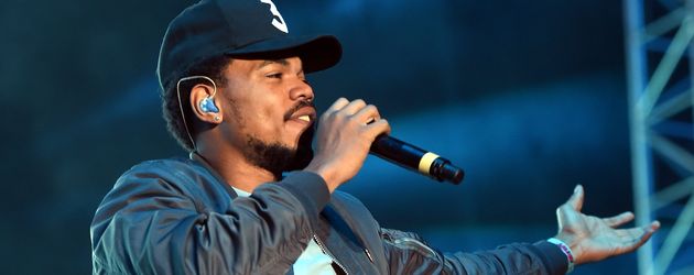 Chance the Rapper auf einem Konzert in Los Angeles Chance the Rapper auf einem Konzert in Los Angeles