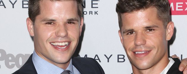 Charlie Carver Charlie Carver