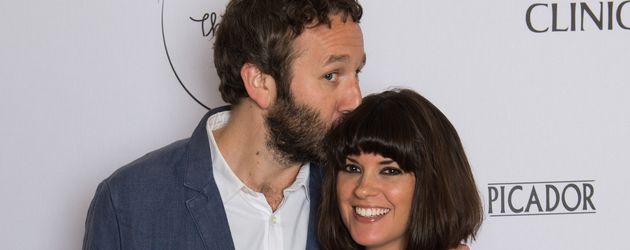 Chris O'Dowd und Dawn O'Porter auf der "The Pool Launch"-Party in London Chris O'Dowd und Dawn O'Porter auf der "The Pool Launch"-Party in London