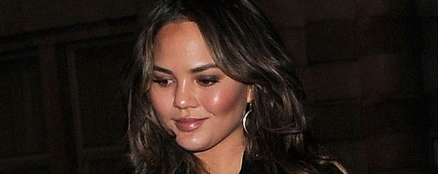 Chrissy Teigen beim Besuch des Park Chinois Restaurant Chrissy Teigen beim Besuch des Park Chinois Restaurant