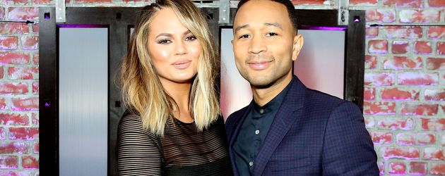 Chrissy Teigen und Ehemann John Legend bei einer TV-Aufzeichnung in Hollywood Chrissy Teigen und Ehemann John Legend bei einer TV-Aufzeichnung in Hollywood