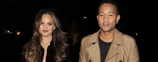 Chrissy Teigen und John Legend beim Verlassen von "The X Factor"-Show in London Chrissy Teigen und John Legend beim Verlassen von "The X Factor"-Show in London