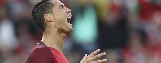 Cristiano Ronaldo bei dem EM-Spiel 2016 Portugal vs. Österreich Cristiano Ronaldo bei dem EM-Spiel 2016 Portugal vs. Österreich