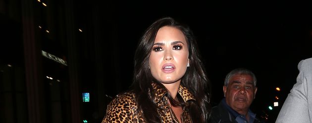 Demi Lovato vorm Restaurant "Catch L.A." Demi Lovato vorm Restaurant "Catch L.A."