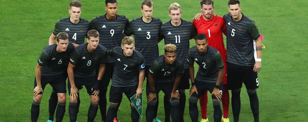 Deutsches Fußball-Olympia-Team vor dem Finalspiel gegen Brasilien Deutsches Fußball-Olympia-Team vor dem Finalspiel gegen Brasilien
