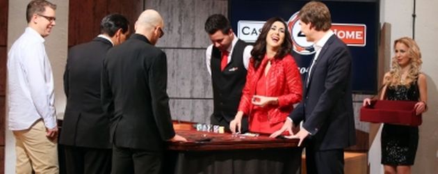 "Die Höhle der Löwen"-Jury inmitten der Gründeridee "Casino4Home" "Die Höhle der Löwen"-Jury inmitten der Gründeridee "Casino4Home"