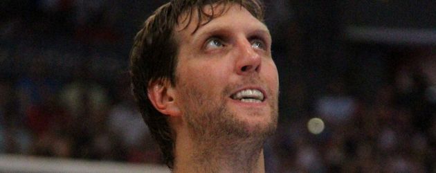 Dirk Nowitzki während eines Länderspiels bei der EM 2015 Dirk Nowitzki während eines Länderspiels bei der EM 2015