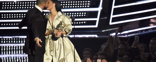 Drake und Rihanna bei den MTV Video Music Awards 2016 Drake und Rihanna bei den MTV Video Music Awards 2016