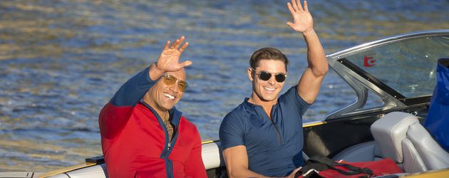 Dwayne "The Rock" Johnson und Zac Efron am Set von "Baywatch" Dwayne "The Rock" Johnson und Zac Efron am Set von "Baywatch"