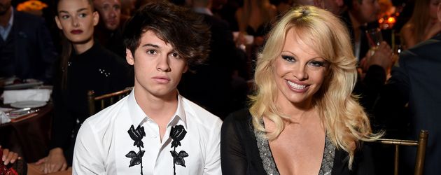 Dylan Jagger Lee und Pamela Anderson bei der UNITAS Gala in New York Dylan Jagger Lee und Pamela Anderson bei der UNITAS Gala in New York
