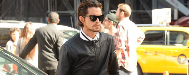 Dylan Rieder bei einem DKNY-Video-Shooting am Times Square Dylan Rieder bei einem DKNY-Video-Shooting am Times Square