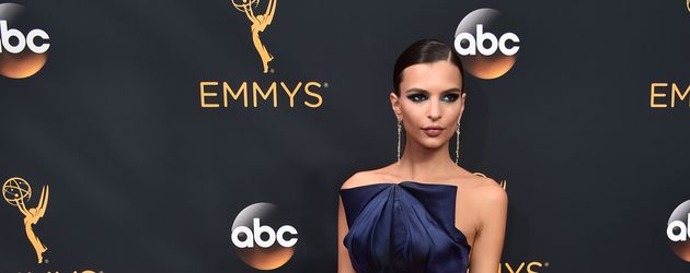 Emily Ratajkowski bei den Emmy Awards 2016 Emily Ratajkowski bei den Emmy Awards 2016
