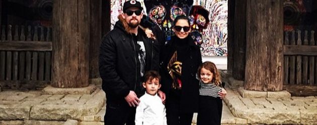 Joel Madden und Nicole Richie mit ihren beiden Kindern Joel Madden und Nicole Richie mit ihren beiden Kindern