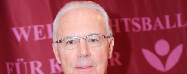 Franz Beckenbauer beim "Energy For Life Christmas Ball For Children" in Wien Franz Beckenbauer beim "Energy For Life Christmas Ball For Children" in Wien