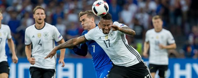 Fussball-EM 2016: Spielszene aus dem Halbfinale Deutschland gegen Frankreich Fussball-EM 2016: Spielszene aus dem Halbfinale Deutschland gegen Frankreich