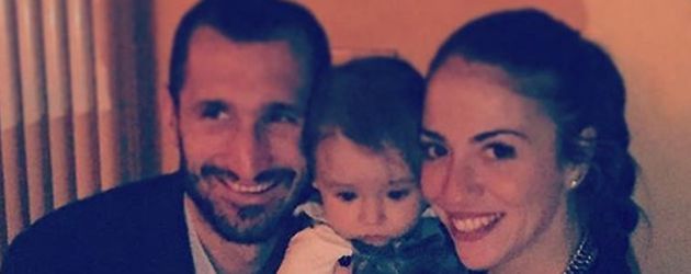 Giorgio Chiellini mit seiner Carolina und dem gemeinsamen Kind Giorgio Chiellini mit seiner Carolina und dem gemeinsamen Kind