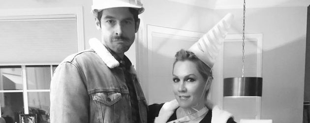 Halloween Kostüm von Jennie Garth und ihrem Mann Dave Abrams Halloween Kostüm von Jennie Garth und ihrem Mann Dave Abrams