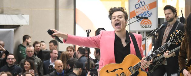Harry Styles auf der Bühne Harry Styles auf der Bühne