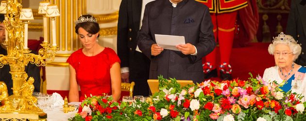 Herzogin Kate und Queen Elizabeth II. Herzogin Kate und Queen Elizabeth II.