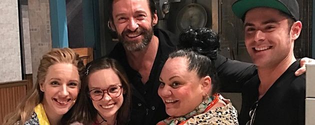 Hugh Jackman und Zac Efron mit dem Cast von "Waitress" Hugh Jackman und Zac Efron mit dem Cast von "Waitress"