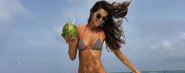 Izabel Goulart in Rio de Janiero Izabel Goulart in Rio de Janiero