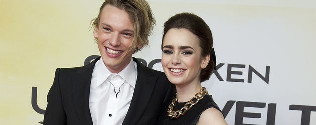 Lily Collins und Jamie Campbell Bower Lily Collins und Jamie Campbell Bower