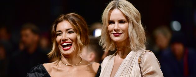 Jana Ina Zarrella und Monica Ivanca bei der Bambi-Verleihung 2016 in Berlin Jana Ina Zarrella und Monica Ivanca bei der Bambi-Verleihung 2016 in Berlin