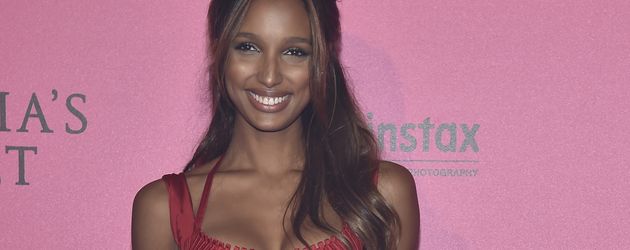 Jasmine Tookes und ihre Schwester Chloe Danielle in Paris Jasmine Tookes und ihre Schwester Chloe Danielle in Paris